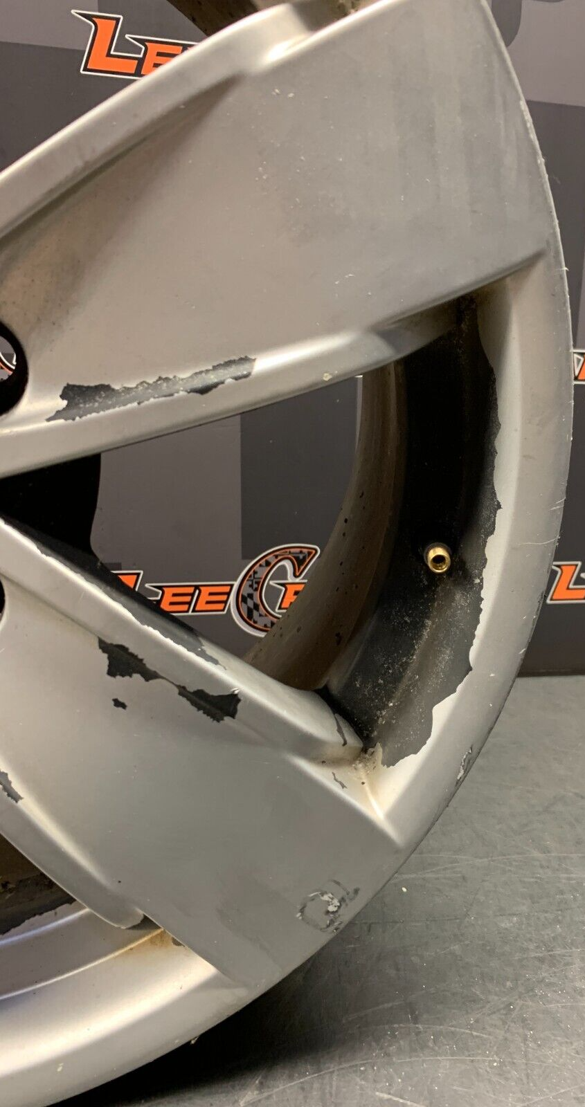 2004 PONTIAC GTO WHEEL RIM (1) 17x8 USED