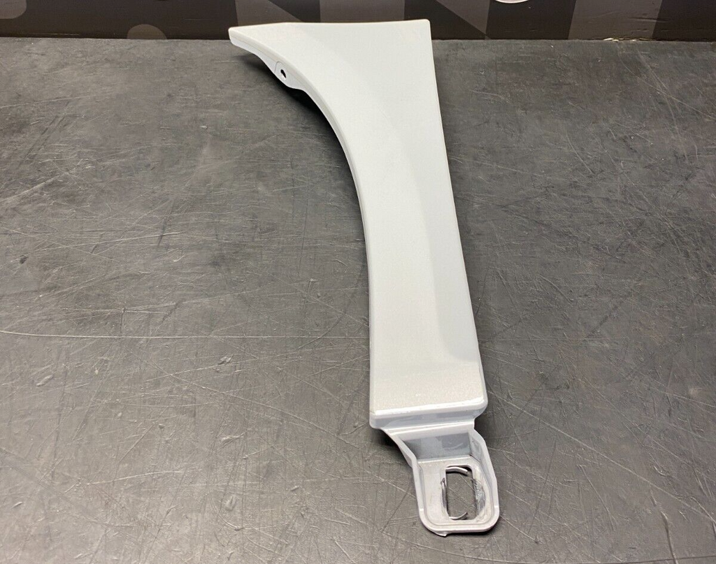 2014 AUDI R8  V10 OEM DRIVER LH LOWER FRONT TRIM GARNISH BELOW HOOD USED