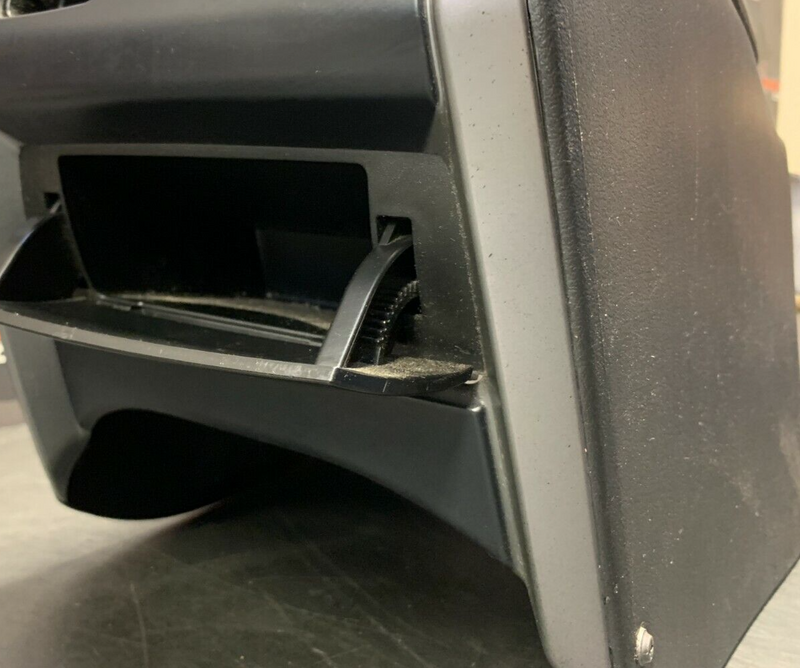 2004 PONTIAC GTO OEM CENTER CONSOLE
