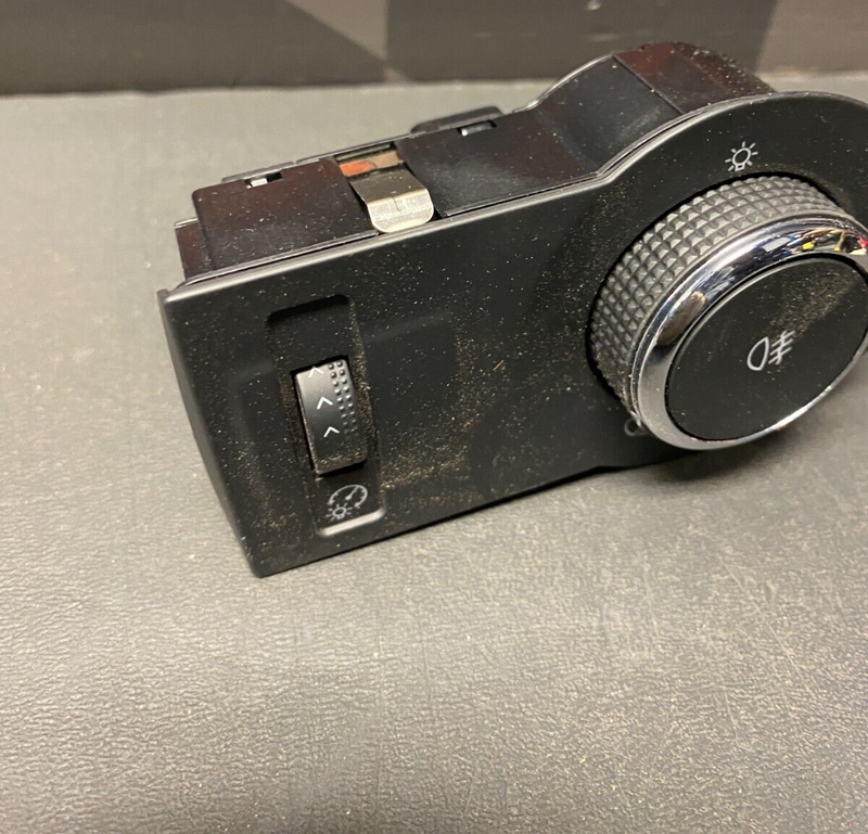 2014 CAMARO 1LE OEM HEADLIGHT SWITCH USED