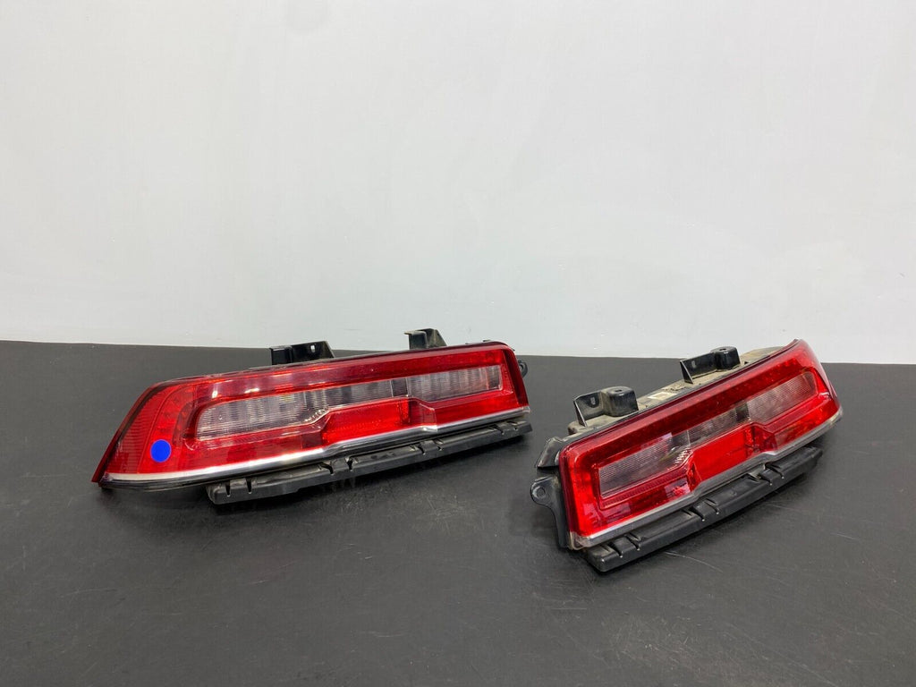 2015 CHEVROLET CAMARO SS OEM LED TAIL LIGHT PAIR DRIVER PASSENGER LIGHTS USED