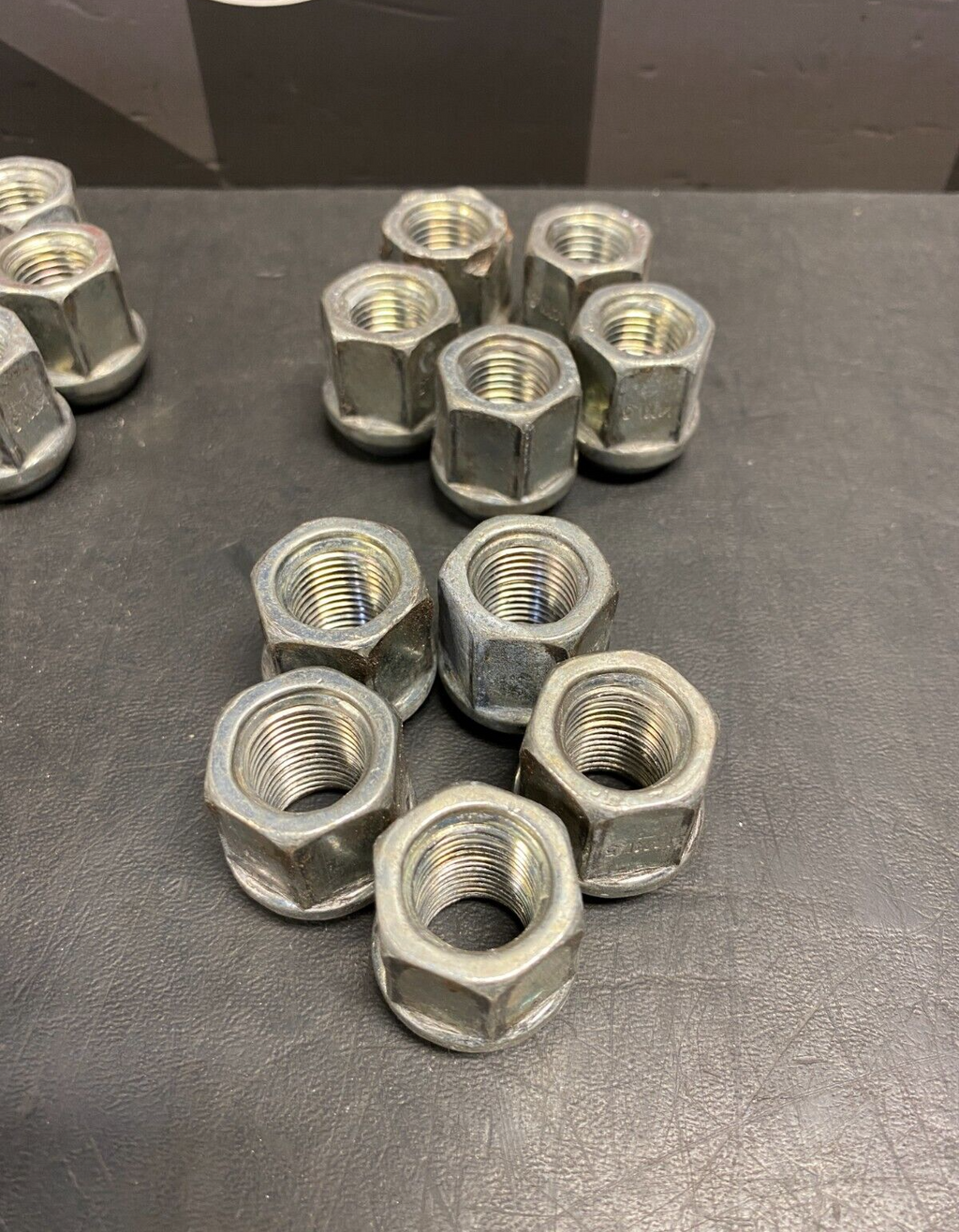 2010 CHEVROLET CAMARO SS (20) FULL SET OPEN ENDED LUG NUTS USED