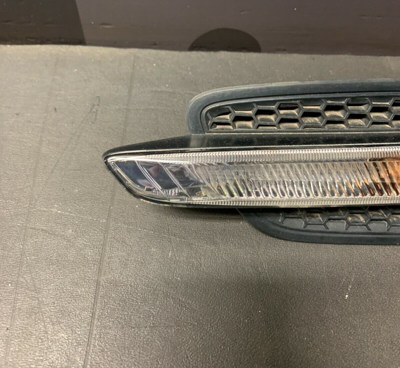 2009 PONTIAC G8 GT OEM DRIVER PASSENGER FENDER SIDE MARKER LIGHTS