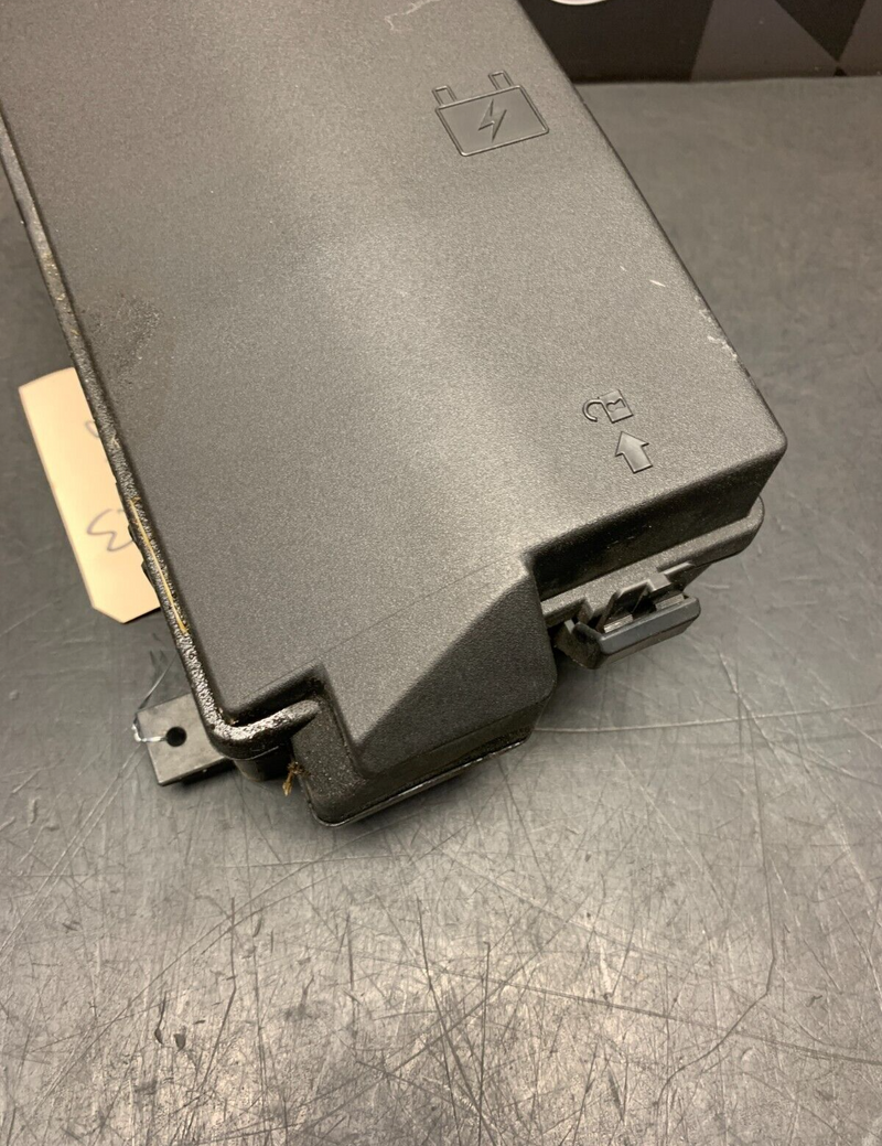 2012 CAMARO SS OEM ENGINE BAY FUSE BOX
