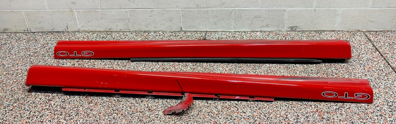 2004 PONTIAC GTO OEM SIDE SKIRTS ROCKER MOULDINGS LH RH
