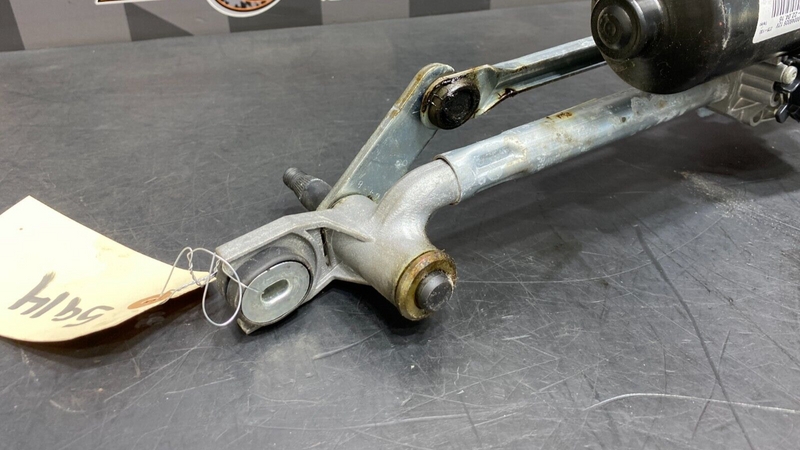 2016 FORD MUSTANG GT350R OEM WINDSHIELD WIPER MOTOR WITH LINKAGE USED