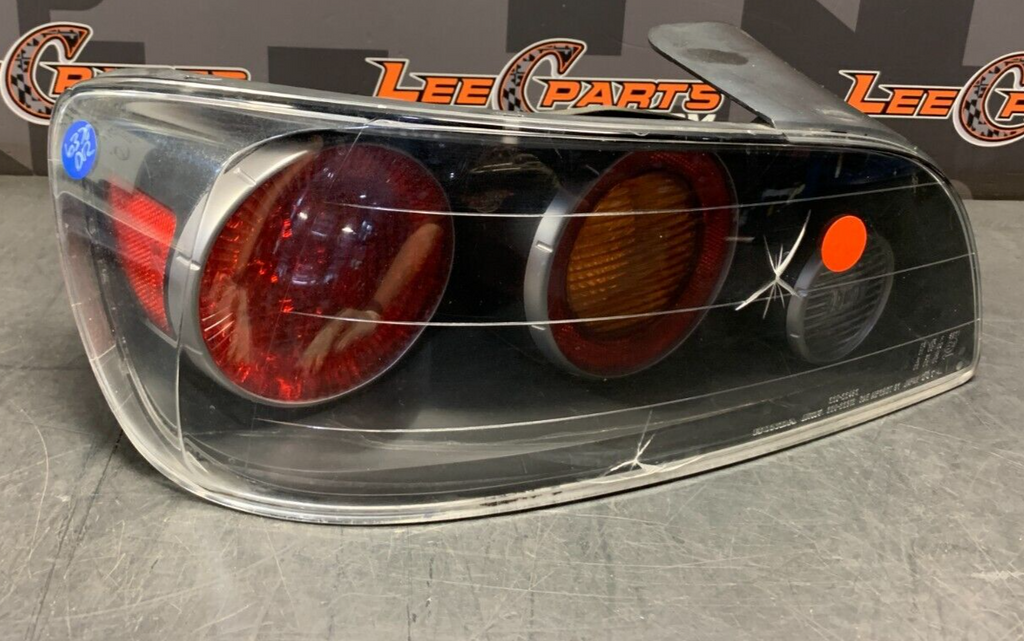 2005 HONDA S2000 AP2 OEM DRIVER LH TAIL LIGHT USED **READ**