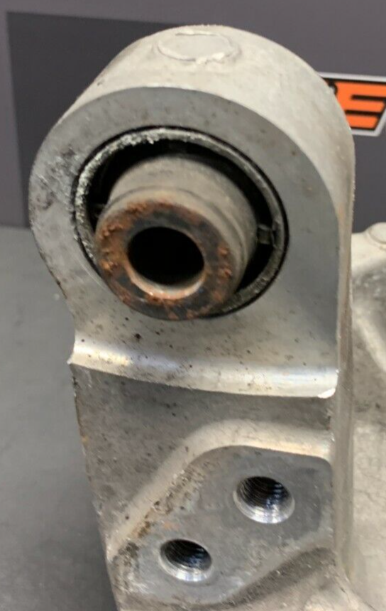 NISSAN R35 GTR OEM DRIVER REAR KUNCKLE SPINDLE
