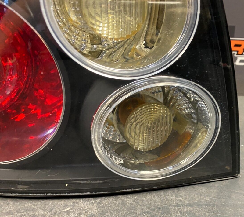 2006 PONTIAC GTO OEM DRIVER LH TAIL LIGHT TAIL LAMP USED **SEE PICS**