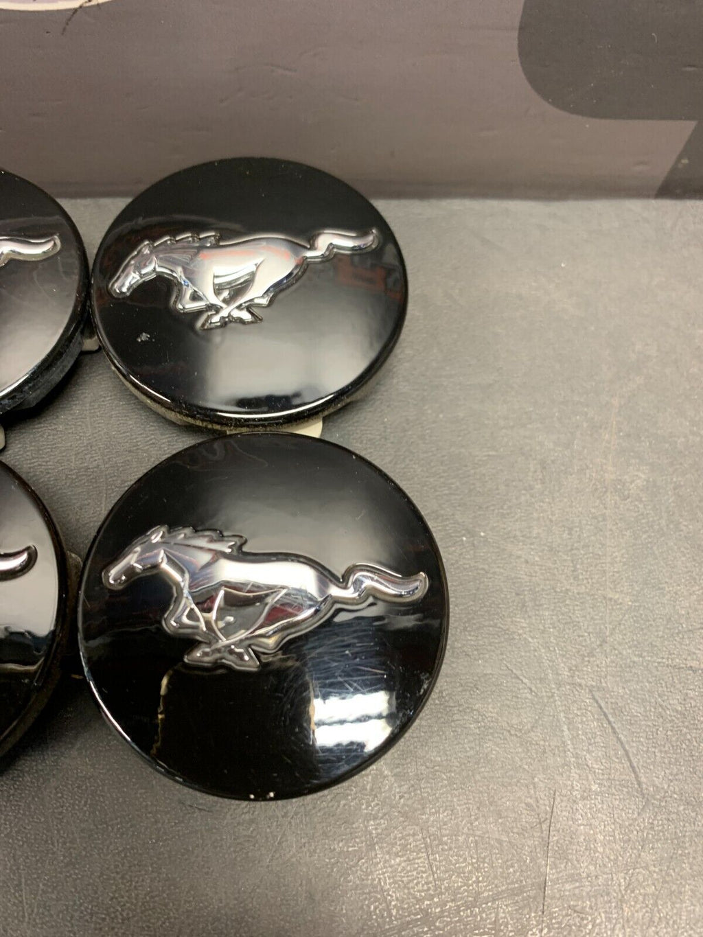 2015 FORD MUSTANG GT COUPE OEM CENTER CAPS SET (4)