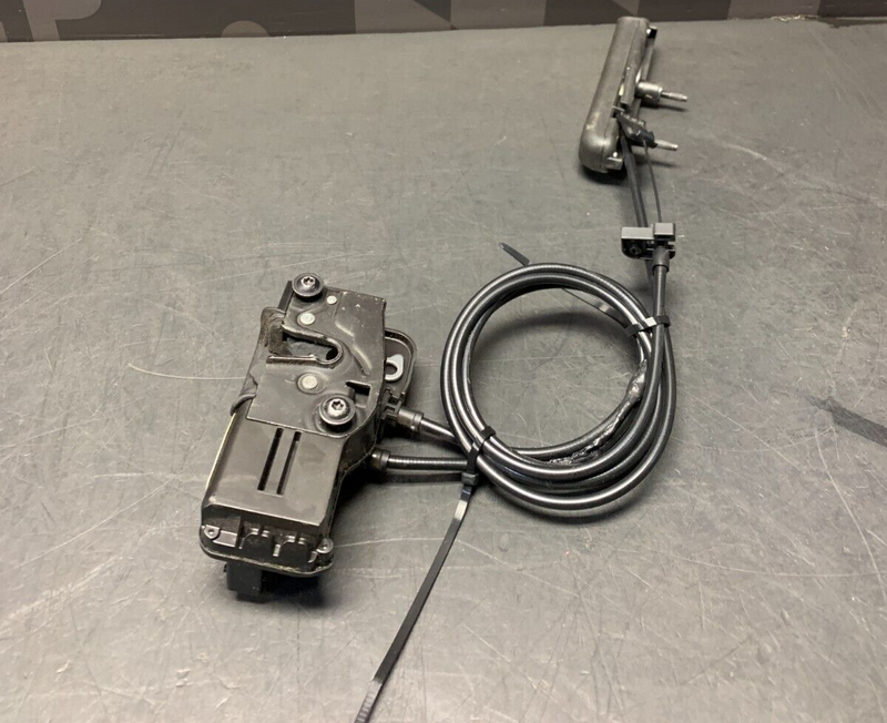 2007 CORVETTE C6 OEM DRIVER DOOR LATCH WITH EMERGENCY HANDLE RELEASE USED