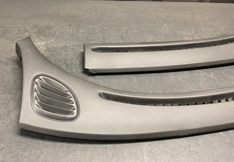2006 PONTIAC GTO OEM DASHBOARD FRONT DEFROSTER VENTS PAIR DR PS USED