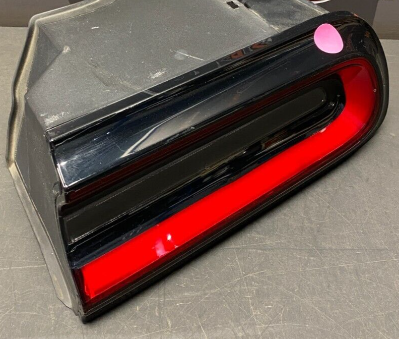 2018 DODGE CHALLENGER SCAT PACK OEM PASSENGER RH REAR TAIL LIGHT USED