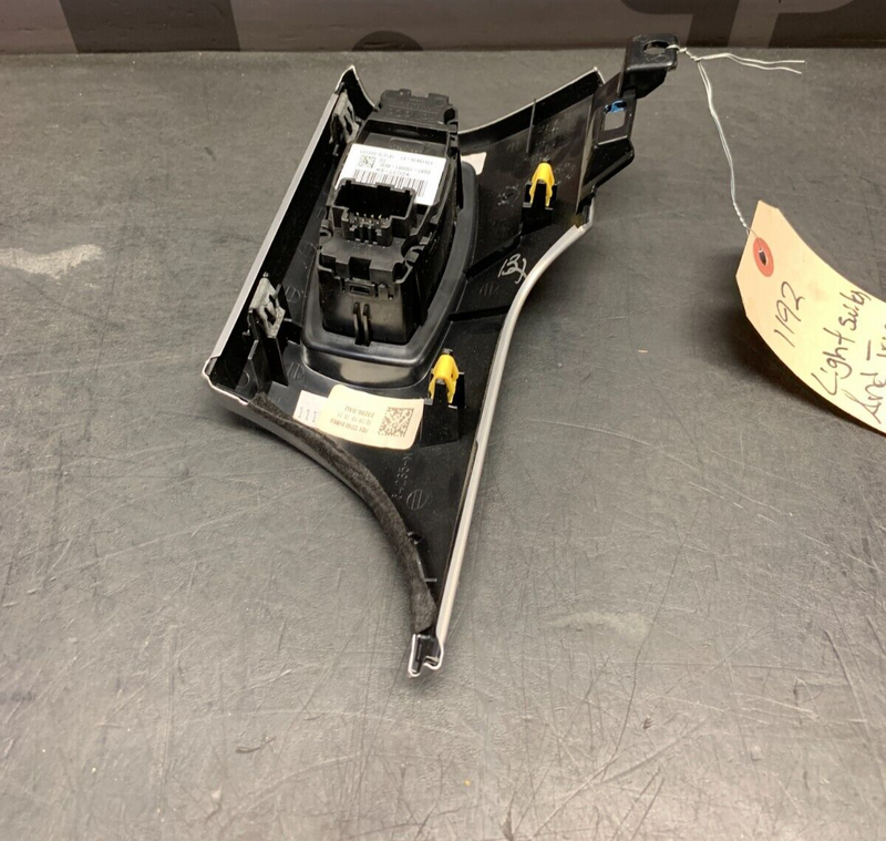 2019 FORD MUSTANG GT OEM HEADLIGHT SWITCH DASH PANEL USED