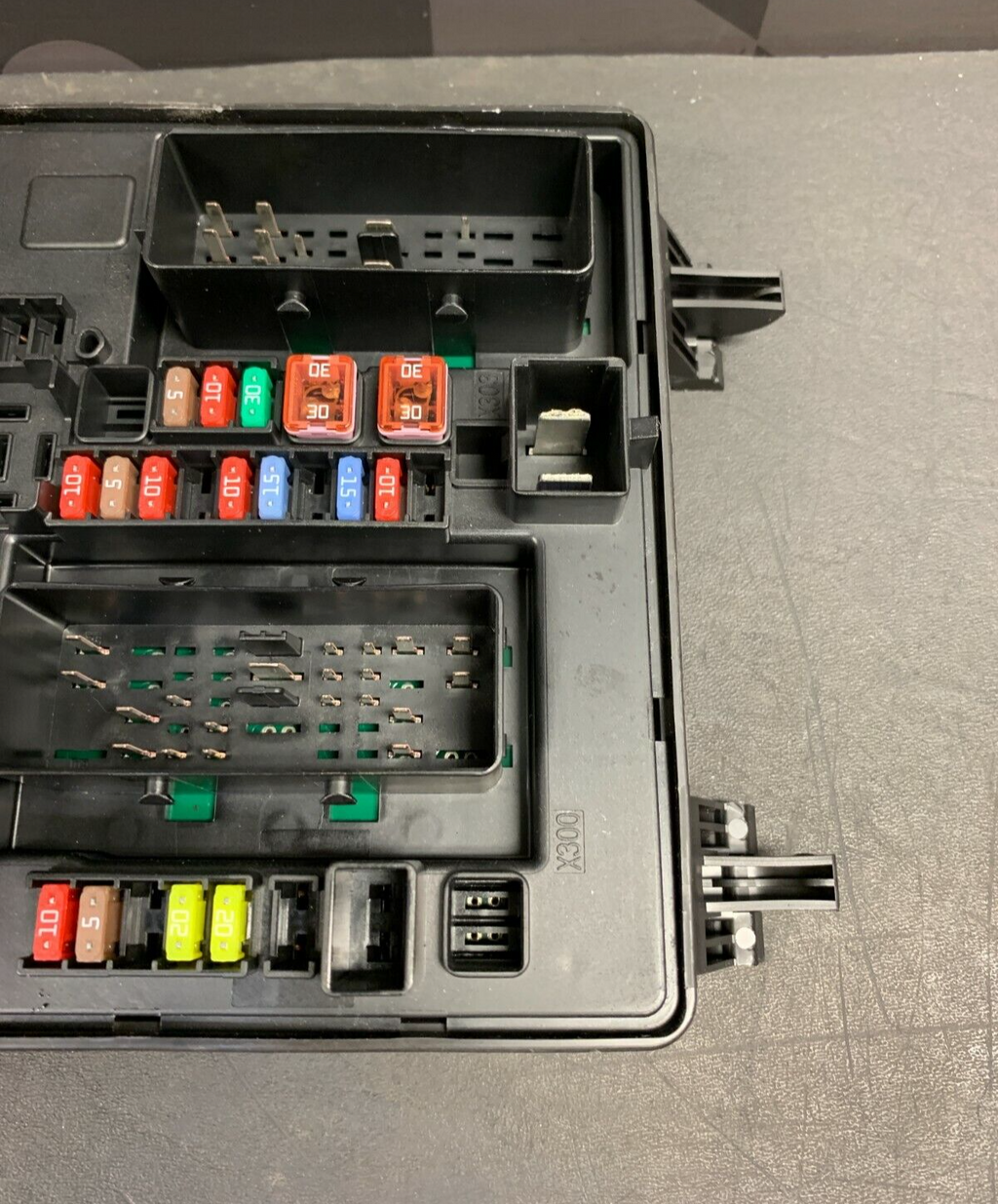 2015 CHEVROLET SS SEDAN OEM FUSE PANEL BOX