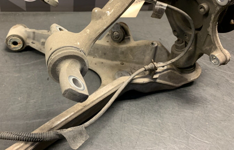 2000 CORVETTE C5 CONVERTIBLE OEM PASSENGER FRONT HUB KNUCKLE CONTROL ARM KNEE