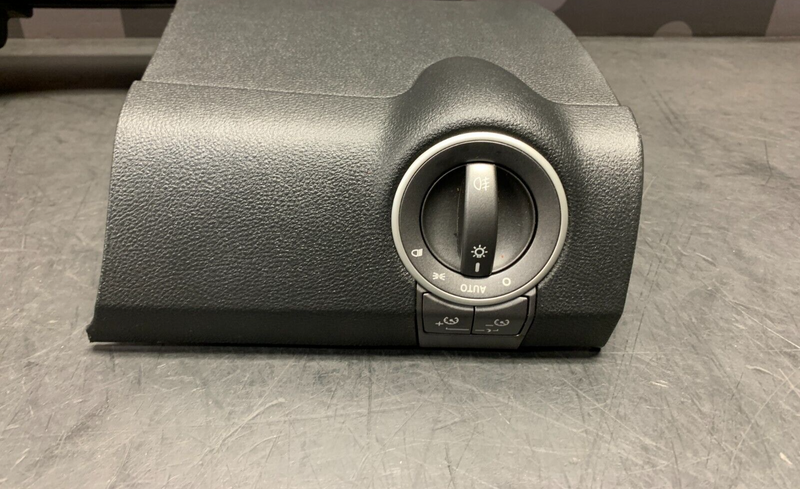 2009 PONTIAC G8 GT OEM DRIVER LOWER DASH KNEE PANEL