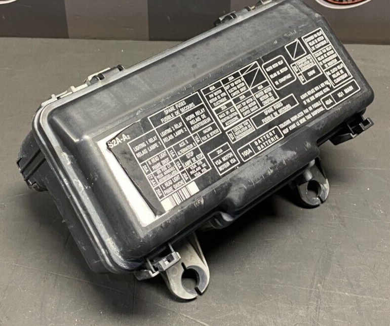 2007 HONDA S2000 AP2 OEM ENGINE BAY FUSE BOX WITH LID USED