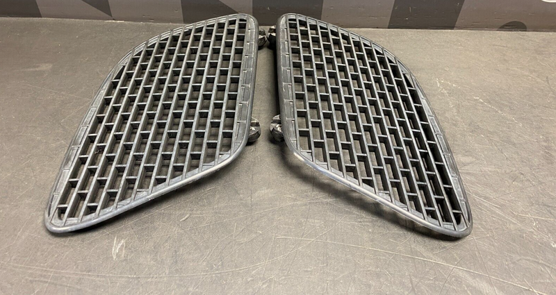 2018 DODGE CHALLENGER HELLCAT OEM HOOD VENTS PAIR DR PS USED