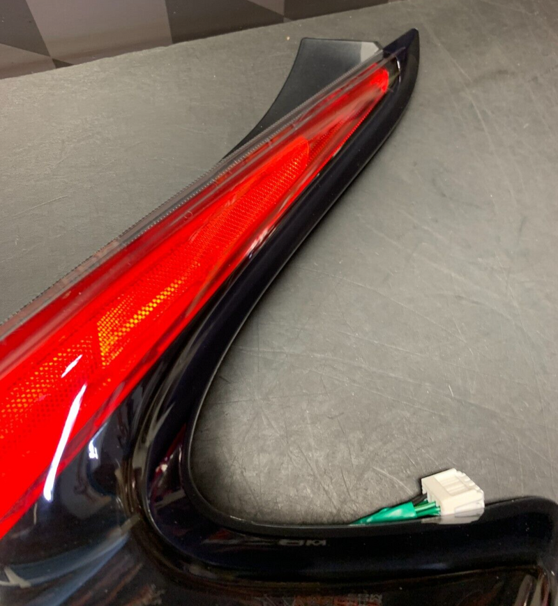 2015 Nissan Juke NISMO RS OEM PASSENGER RH TAIL LIGHT USED