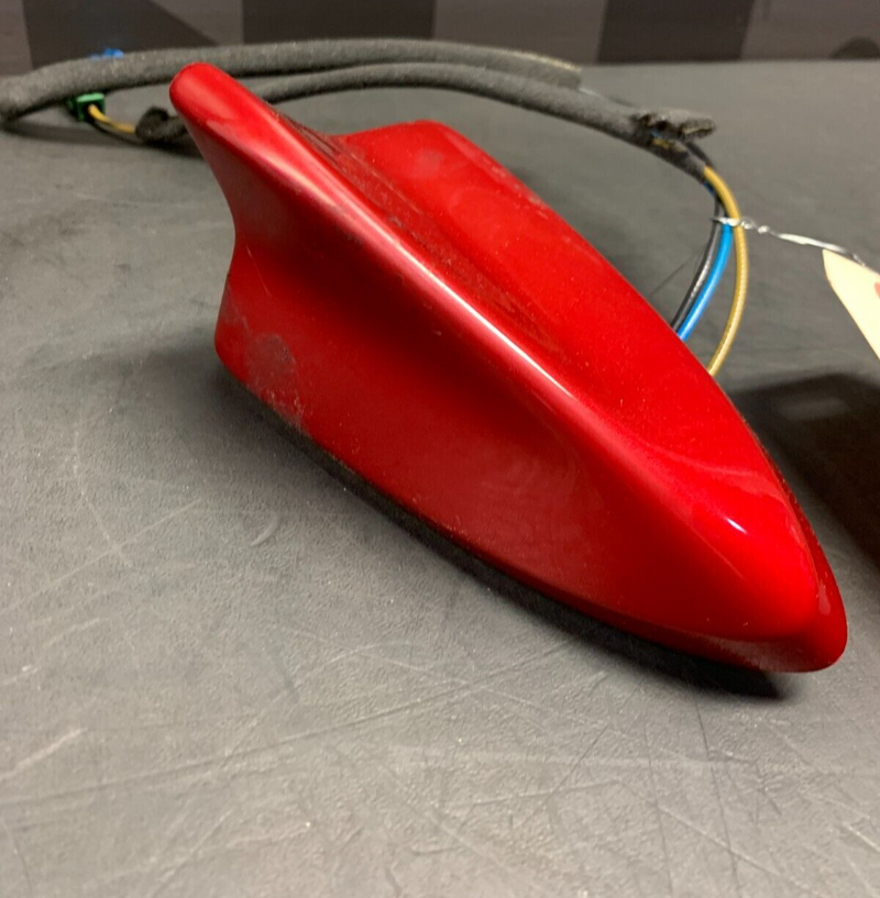 2010 CADILLAC CTSV CTS-V ANTENNA ROOF ANTENNA RADIO SHARK FIN USED OEM