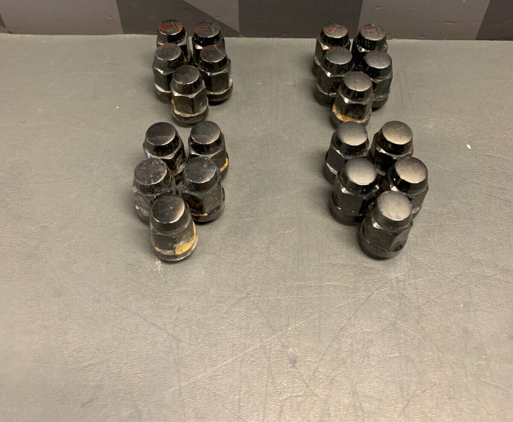 2000 PONTIAC FIREBIRD AFTERMARKET WHEEL LUG NUTS