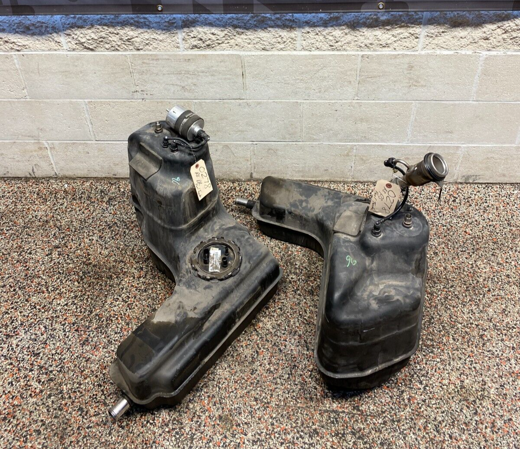 2012 AUDI R8 GT V10 OEM FUEL GAS TANKS PAIR DR PS LEFT RIGHT USED