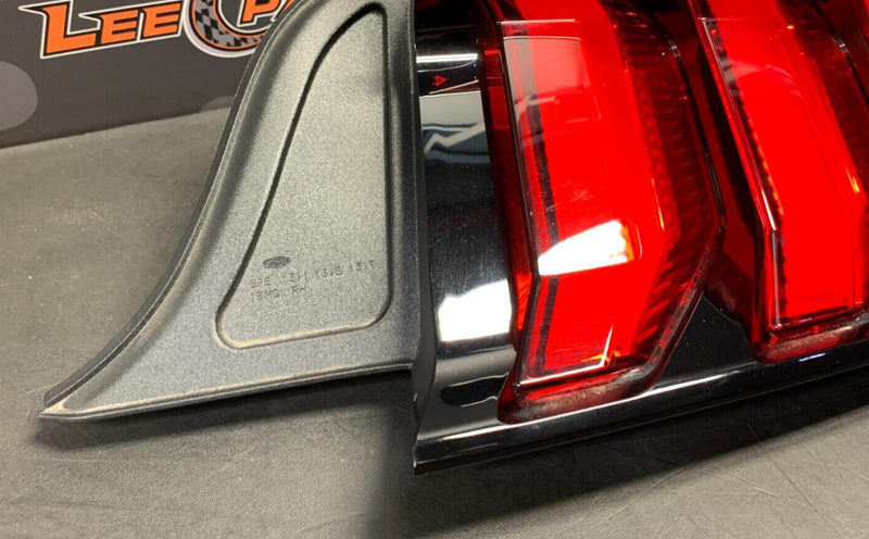 2019 FORD MUSTANG GT OEM PASSENGER TAIL LIGHT USED