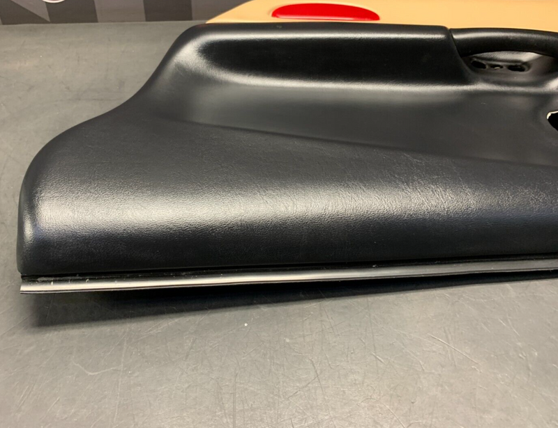 2000 CORVETTE C5 OEM PASSENGER RH DOOR PANEL BLACK TAN 77k MILES