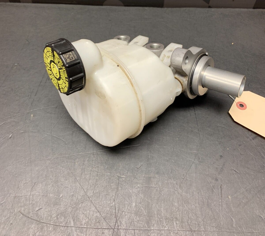 2021 FORD MUSTANG GT OEM MASTER CYLINDER WITH RESEVOIR USED OEM