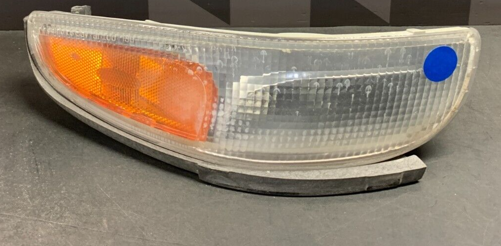 2000 CORVETTE C5 OEM DRIVER LH FRONT TURN SIGNAL 77k MILES