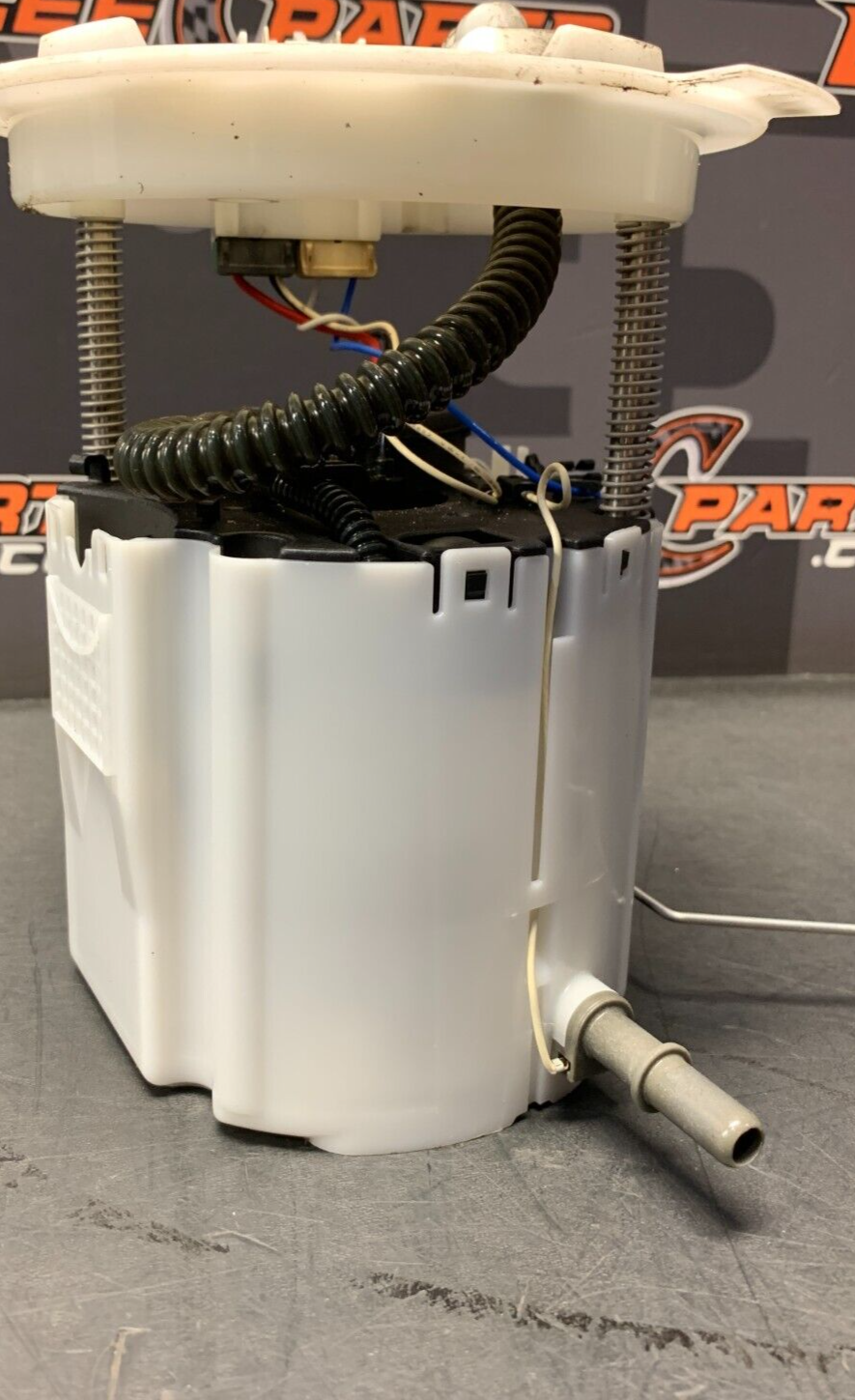 2011 CAMARO SS OEM FUEL PUMP W HANGER HOUSING