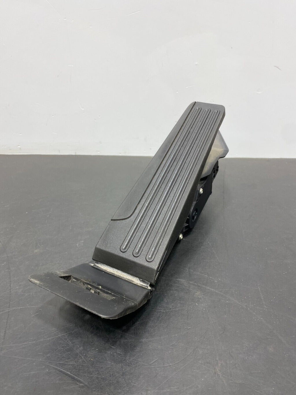 43890529