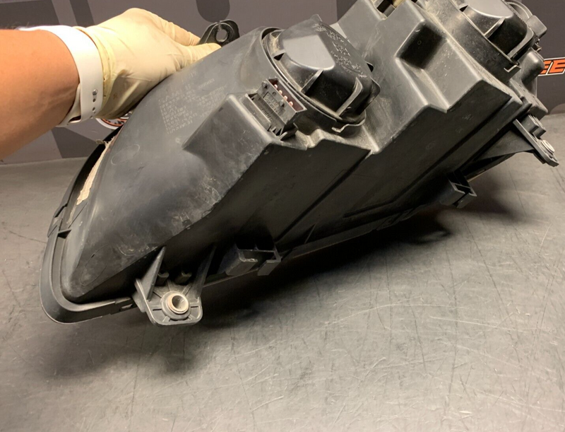 2009 PONTIAC G8 GT OEM RH PASSENGER HEADLIGHT