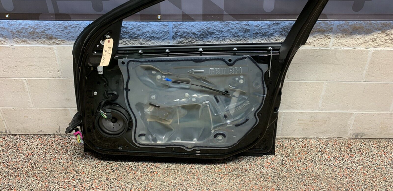 2015 CHEVROLET SS SEDAN OEM RH PASSENGER FRONT DOOR