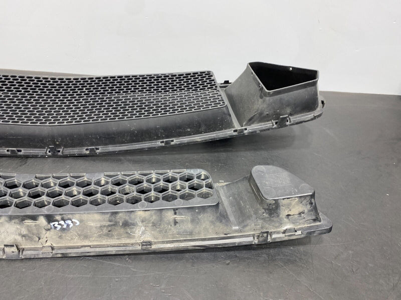 2016 FORD MUSTANG GT OEM UPPER AND LOWER FRONT BUMPER GRILL PAIR USED