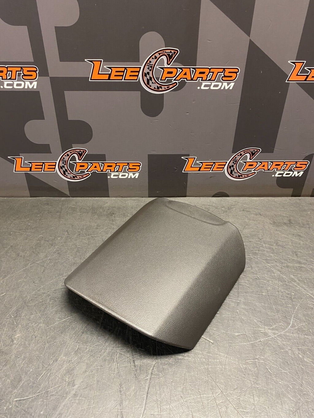 2014 CHEVROLET CAMARO SS OEM CENTER ARM REST LID ASSEMBLY USED