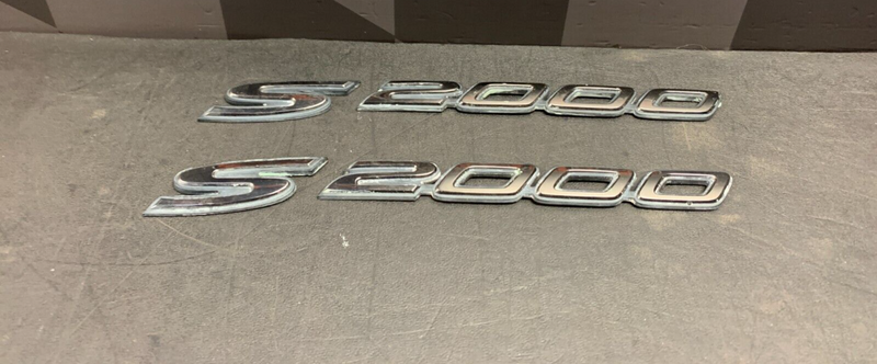 2000 HONDA S2000 AP1 OEM S2000 FENDER EMBLEMS PAIR USED