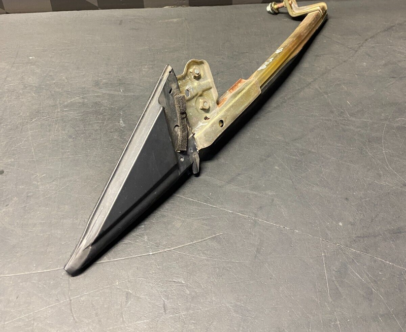 2005 HONDA S2000 AP2 OEM PASSENGER RH DOOR GLASS GUIDE FLAG STICK USED