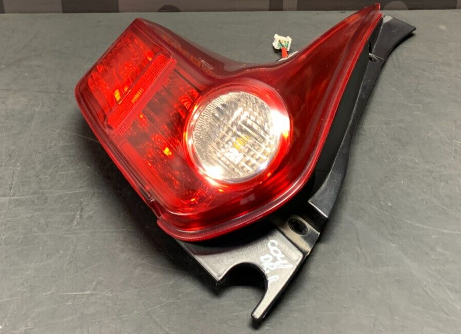 2015 Nissan Juke NISMO RS OEM DRIVER TAIL LIGHT USED