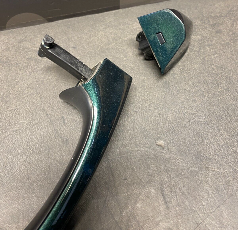 2019 FORD MUSTANG GT BULLITT OEM PASSENGER RH DOOR HANDLE GREEN USED