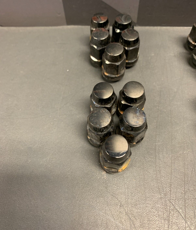 2000 PONTIAC FIREBIRD AFTERMARKET WHEEL LUG NUTS