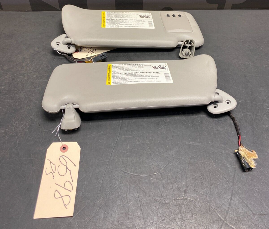 2005 CADILLAC CTS V CTS-V OEM SUN VISORS PAIR DR PS LEFT RIGHT MYLINK USED