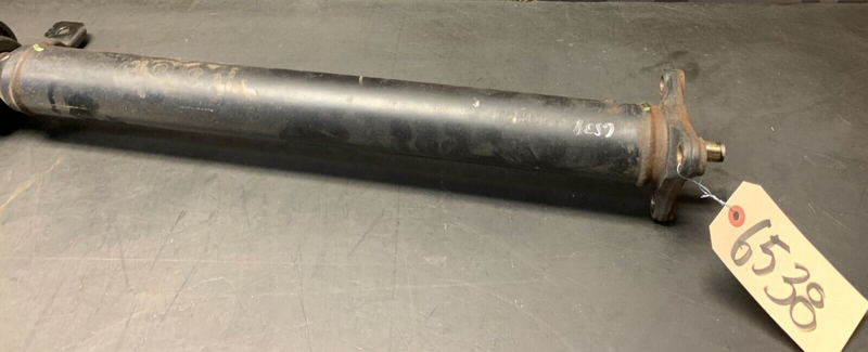 2005 PONTIAC GTO OEM M/T MANUAL DRIVESHAFT DRIVE PROP SHAFT