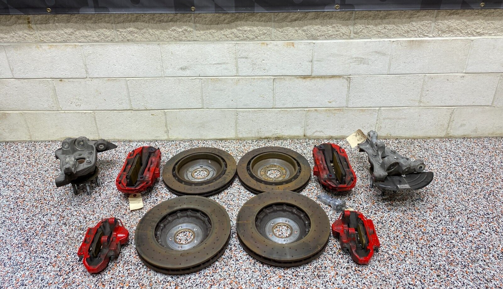 2016 FORD MUSTANG GT350R OEM BRAKE KIT CALIPERS ROTORS FRONT SPINDLE USED