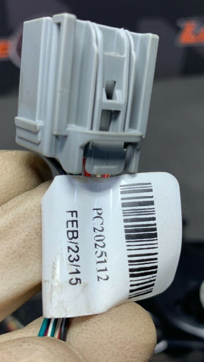 2015 FORD MUSTANG GT OEM RH PASSENGER TINTED TAIL LIGHT -CRACKED-