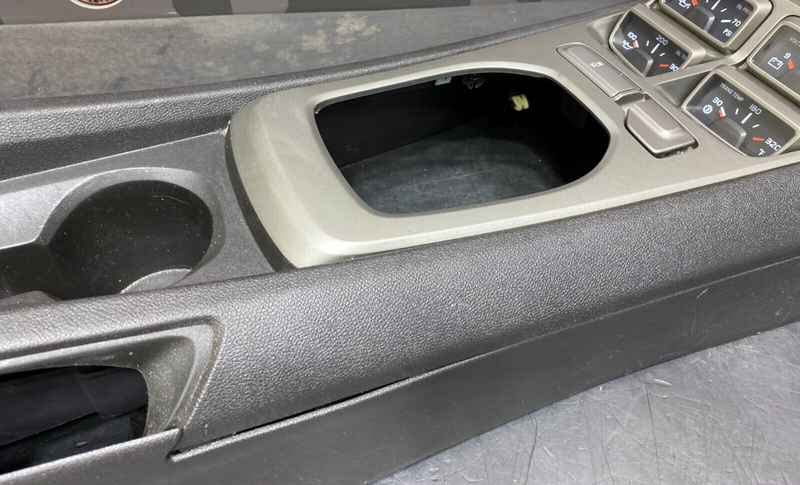 2012 CAMARO SS COUPE OEM CENTER CONSOLE ASSEMBLY WITH GAUGE PACK A/T USED