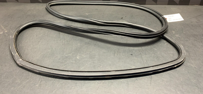 2004 PONTIAC GTO PASSENGER RH DOOR WEATHER STRIP SEAL USED OEM
