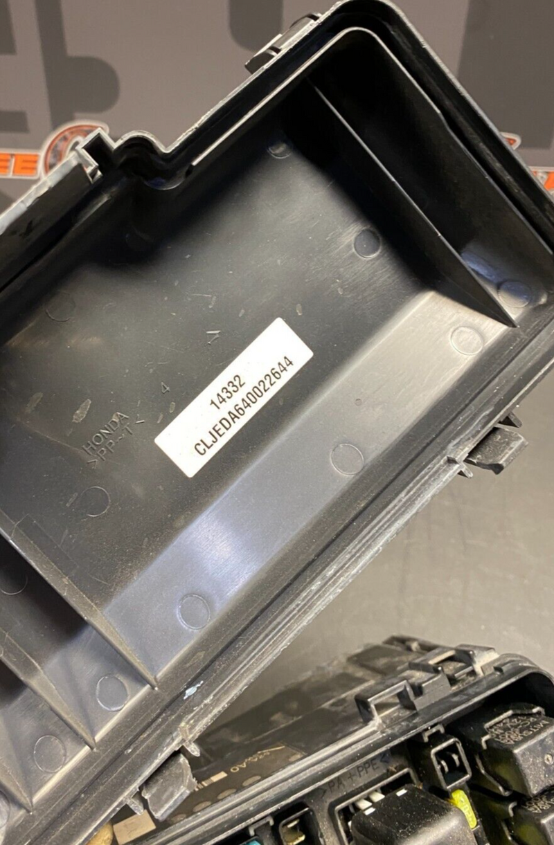 2007 HONDA S2000 AP2 OEM ENGINE BAY FUSE BOX WITH LID USED