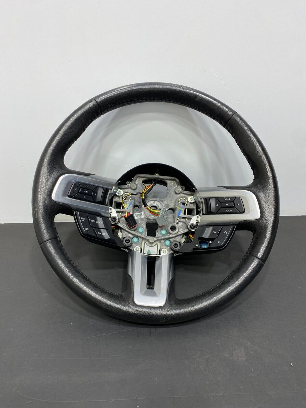 2015 FORD MUSTANG GT OEM STEERING WHEEL MANUAL NO PADDLE USED